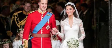 Kate Middleton y el príncipe William cumplen diez años de casados. Kate Middleton celebra su décimo aniversario de bodas con romántico conjunto celeste