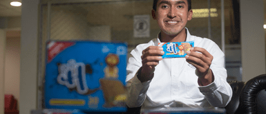 Julio garay fue ganador de un concurso de History Channel por la creación de este innovador producto. Foto: La República Julio Garay, creador de galletas contra la anemia fue estafado con 24 mil paquetes