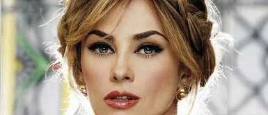 Aracely Arámbula apuesta por un vestido de encaje negro. Aracely Arámbula apuesta por un vestido de encaje para su look de 'femme fatale'
