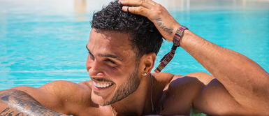 Mario Irivarren Mario Irivarren enciende las redes con bañadores exclusivos de pasarelas internacionales