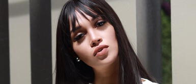 Angie Arizaga apuesta por un elegante vestido negro con detalle 'cut out'. Angie Arizaga brinda lección de estilo con vanguardista vestido negro asimétrico