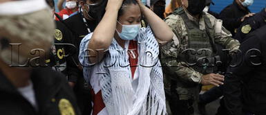 Keiko Fujimori llegó media hora tarde al debate en Chota. Foto: Aldair Mejía/La República Keiko ante críticas: "Con ‘venir hasta aquí’ me refería al viaje de 11 horas hasta Chota"