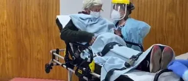 Colombia: Adulta mayor es expulsada de su casa por su hijo y tuvo que dormir tres noches en el patio Colombia: Adulta mayor es expulsada de su casa por su hijo y tuvo que dormir tres noches en el patio