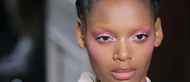 Las cejas decoloradas marcan tendencia de belleza este 2021 Katy Perry y el look que exhibe la influencia de las cejas decoloradas para este 2021