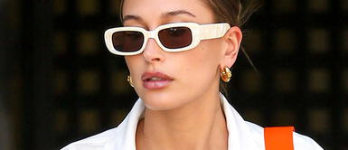 Hailey Bieber Hailey Bieber impone los complementos de color naranja para esta temporada