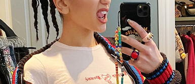 Dua Lipa Cadenas para celular, la tendencia que ha conquistado a las 'It Girls' del momento