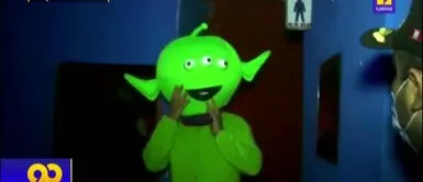 Encuentran a 30 jóvenes y un “marciano” en bar clandestino en San Juan de Lurigancho Encuentran a 30 jóvenes y un “marciano” en bar clandestino en San Juan de Lurigancho