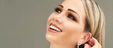 Melissa Klug apuesta por un look black and white que irradia elegancia y picardía. Melissa Klug deslumbra con elegante vestido blanco y negro que resalta su figura