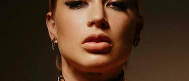 Leslie Shaw Leslie Shaw se suma a la tendencia 'street style' con prendas oversize y botas track