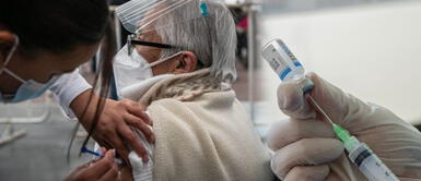 Ugarte: Vacunación a mayores de 60 años podría iniciarse a fines de mayo Ministro Ugarte: "Vacunación a mayores de 60 años podría iniciarse a fines de mayo"