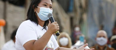 Keiko Fujimori: Lideresa de Fuerza Popular denuncia que simpatizante de Perú Libre lanza piedra durante su mitin en Huaraz Keiko Fujimori en Huaraz: “A mí no me van a detener con lanzarme una piedra” | VIDEO