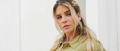 Macarena Vélez declara su amor por este print a través de su más reciente look. Macarena Vélez confirma su pasión por el floral print con este coqueto look