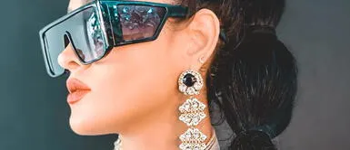 Micheille Soifer Micheille Soifer se suma a la tendencia del flequillo francés que estrenó Jennifer Lopez