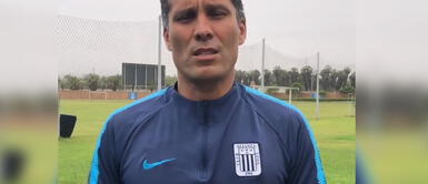 Leao Butrón Twitter insultó a los que critican apoyo de futbolistas de selección peruana contra el comunismo Pedro Castillo y favor de Keiko Fujimori Leao Butrón insultó a los que juzgan apoyo de jugadores "contra el comunismo"