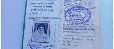 Reniec se puso en contacto con familia de adulta mayor para gestionar su DNI. Foto: Panamericana Adulta mayor acudió a vacunarse contra la COVID-19 con carné de sanidad de 1954 en Junín