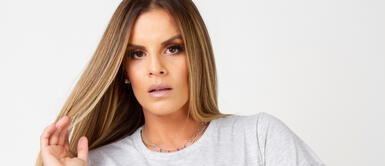 Alejandra Baigorria marca tendencia con camisa de estampado 'plaid'. Alejandra Baigorria hace un adelanto del estampado que marca tendencia este otoño