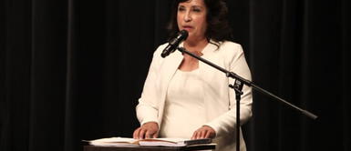 Dina Boluarte señala que la Constitución del 93 llevó a la pobreza y desigualdad del pueblo peruano Dina Boluarte: "La Constitución del 93 llevó a la pobreza y desigualdad del pueblo peruano"