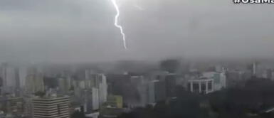 Especialista explica porqué cayeron rayos y truenos en Lima Especialista explica por qué cayeron rayos y truenos en Lima