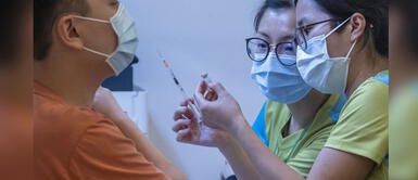 COVID-19 China: Hong Kong podría tirar a la basura dosis de vacunas contra el coronavirus Hong Kong podría tirar a la basura millones de vacunas contra la COVID-19