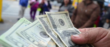 Tipo de cambio se dispara a 3,84 soles tras conocerse nuevos resultados de encuestas electorales Precio del dólar en Perú se dispara tras nuevos resultados de encuestas