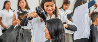 Fundación Pachacútec une fuerzas con L'Oreal para lanzar cursos de peluquería Fundación Pachacútec ofrece nuevo curso de peluquería dirigido a hombres y mujeres