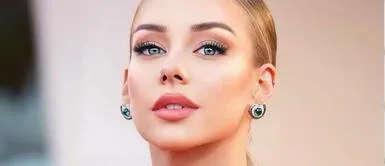 Ester Expósito ¡Regresa a la moda el collar de perlas! Ester Expósito revive tendencia parisina