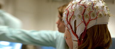 Una persona con parálisis logra escribir con la mente gracias a un implante de cerebro Una persona con parálisis logra escribir con la mente gracias a un implante de cerebro