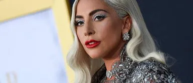 Lady Gaga da lección de estilo sobre cómo llevar pantalones con lentejuelas en un look casual. Lady Gaga y sus tips de estilo para llevar joggers con lentejuelas en un outfit casual