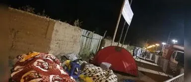 COVID-19 Perú: Personas de tercera edad duermen en la calle esperando su turno para recibir vacuna contra coronavirus Huancayo: Personas adultas mayores duermen en la calle esperando su turno de vacunación contra la COVID-19