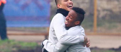 Jefferson Farfán desea que Paolo Guerrero regrese a Alianza Lima el próximo año Jefferson Farfán quiere que Paolo Guerrero regrese a Alianza Lima el 2022