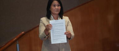Keiko Fujimori realiza juramento por la democracia ante Mario Vargas Llosa y Leopoldo López Keiko Fujimori realiza juramento por la democracia ante Mario Vargas Llosa y Leopoldo López