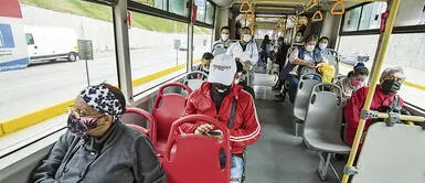 Gobierno exige usar doble mascarilla en transporte público. Foto: difusión Gobierno exige usar doble mascarilla en transporte público. Foto: difusión