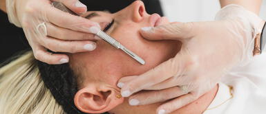 Conoce todos los detalles detrás de la nueva técnica que causa furor en TikTok. Dermaplaning: Conoce los pros y contras de este tratamiento de belleza viral en TikTok