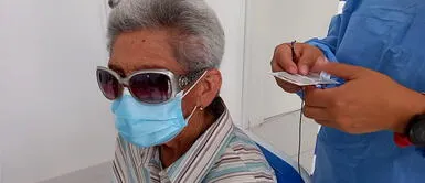 COVID-19 Perú: Adultos mayores vencen el coronavirus y recuperan la audición tras recibir audífonos especiales Adultos mayores vencen la COVID-19 y recuperan la audición tras recibir audífonos especiales