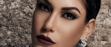 Tilsa Lozano complementa su outfit glam con un peinado que destaca sus rasgos faciales. Tilsa Lozano apuesta por un half up ponytail para complementar su outfit de gala