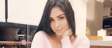 Pamela Franco nos muestra cómo combinar nuestro outfit con el maquillaje. Pamela Franco da lección de estilo sobre cómo combinar tu outfit y maquillaje en un solo look