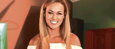 Angie Arizaga Angie Arizaga luce los pantalones tipo cargo al mismo estilo de Hailey Bieber