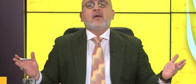 Beto Ortiz arremete contra su director de cámaras por levantar su programa al ire Beto Ortiz afirma que Sagasti le pidió a Vargas Llosa que Keiko desista de sus reclamos