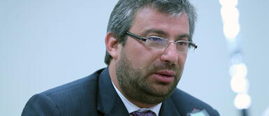 Jefe de la ONPE es hostigado junto a su familia en el Club Regatas Lima por simpatizantes de Keiko. Jefe de la ONPE y su familia fueron hostigados por simpatizantes del fujimorismo en un club privado