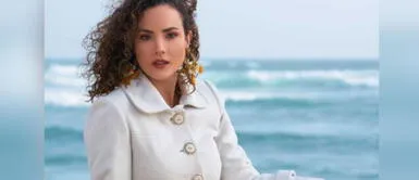 Connie Chaparro y vestido de gasa Connie Chaparro se convierte en una diosa griega con inmaculado vestido de gasa