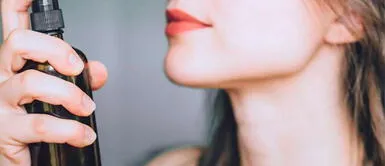 Brumas faciales Especialista explica cómo aplicar la bruma facial en el rostro de forma correcta