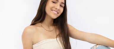 Ale Barnechea y botas blancas Ale Barnechea marca tendencia con la fórmula más popular y vigente para este invierno