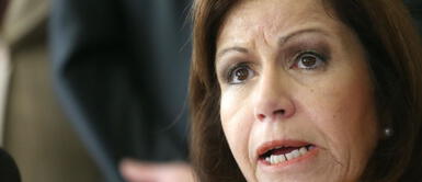 Lourdes Flores Nano podría ser denunciada por difamación tras llamar Lourdes Flores Nano podría ser denunciada por difamación tras llamar "ladrón" al jefe de la ONPE