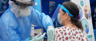 Ingresa a la página de "Pongo el hombro" para saber cuándo y dónde te toca tu vacunación si estas dentro de este rango de edad. Vacunación COVID-19: Conoce la fecha, hora y lugar de inmunización para los adultos de 58 y 59 años