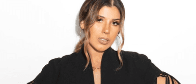 Yahaira Plasencia enciende la alfombra verde de los Premios Heat con vestido fucsia. Yahaira Plasencia enciende la alfombra verde de los Premios Heat con vestido fucsia