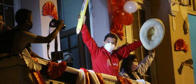 Pedro Francke, Verónika Mendoza y Hernando Cevallos formarían parte del equipo de Gobierno de Castillo. Pedro Castillo: ¿Quiénes formarían parte del equipo de Gobierno del virtual presidente?