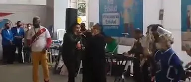 Los Mojarras estuvieron presentes en la primera jornada del vacunatón. Foto: Twitter Daniela 654 Los Mojarras animan Vacunatón contra la COVID-19