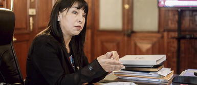 Mirtha Vásquez y su contundente respuesta a congresistas que quisieron viajar a EEUU con el dinero del Estado. Vásquez a congresistas que quisieron ir a EE.UU a vacunarse y le dijeron que 'no es su plata': “‘Tampoco es la suya’. Es la plata de todos los peruanos”