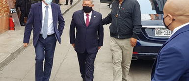 César Acuña extiende puentes para colaborar con el nuevo Gobierno. César Acuña a Pedro Castillo: "No estamos de acuerdo con la Asamblea Constituyente"