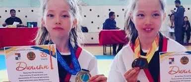 Gemelas deportistas Video viral: Gemelas no quisieron enfrentarse en final de torneo de taekwondo